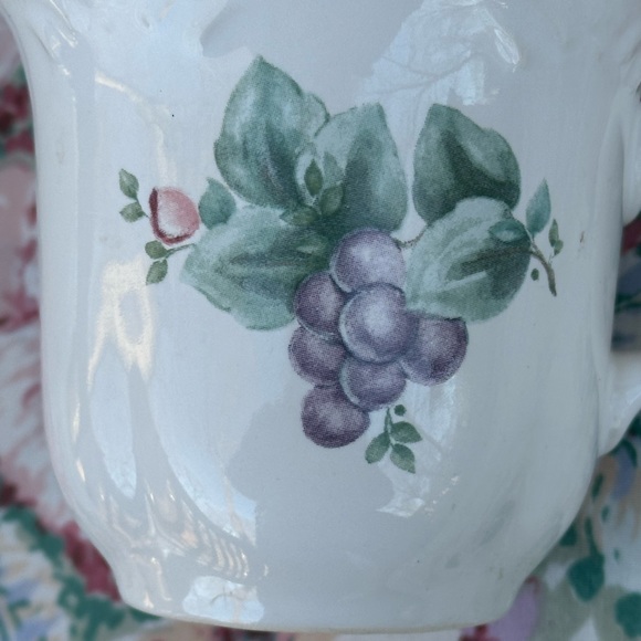 6 Pfaltzgraff Grapevine Coffee Mugs - Picture 6 of 11
